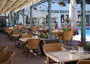 Los Monteos Resort - Restaurant terrace